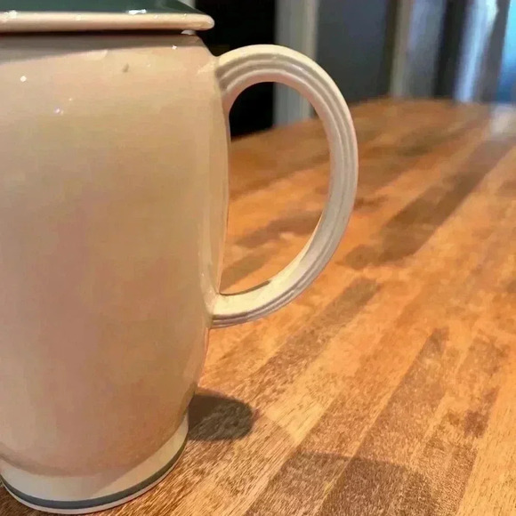 1930’s Vintage Susie Cooper Coffee/Tea Pot, Creamer  and Cups in Cream and Green - Picture 3 of 12